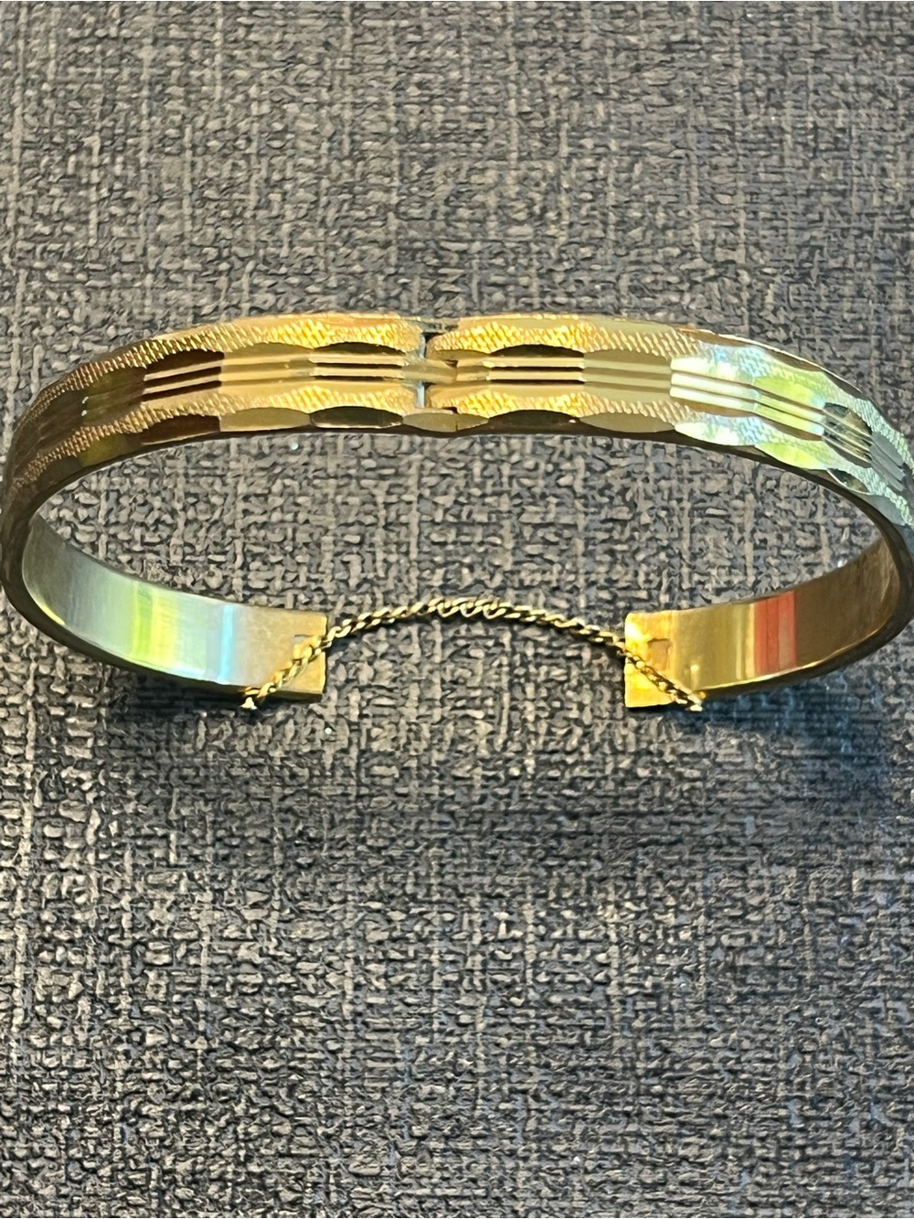 Vintage gold tone hinged cuff